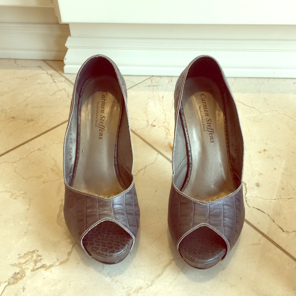 Carmen Steffens pumps